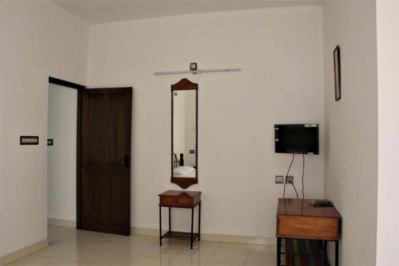 Hotel East Coast Thiruvananthapuram Exterior foto